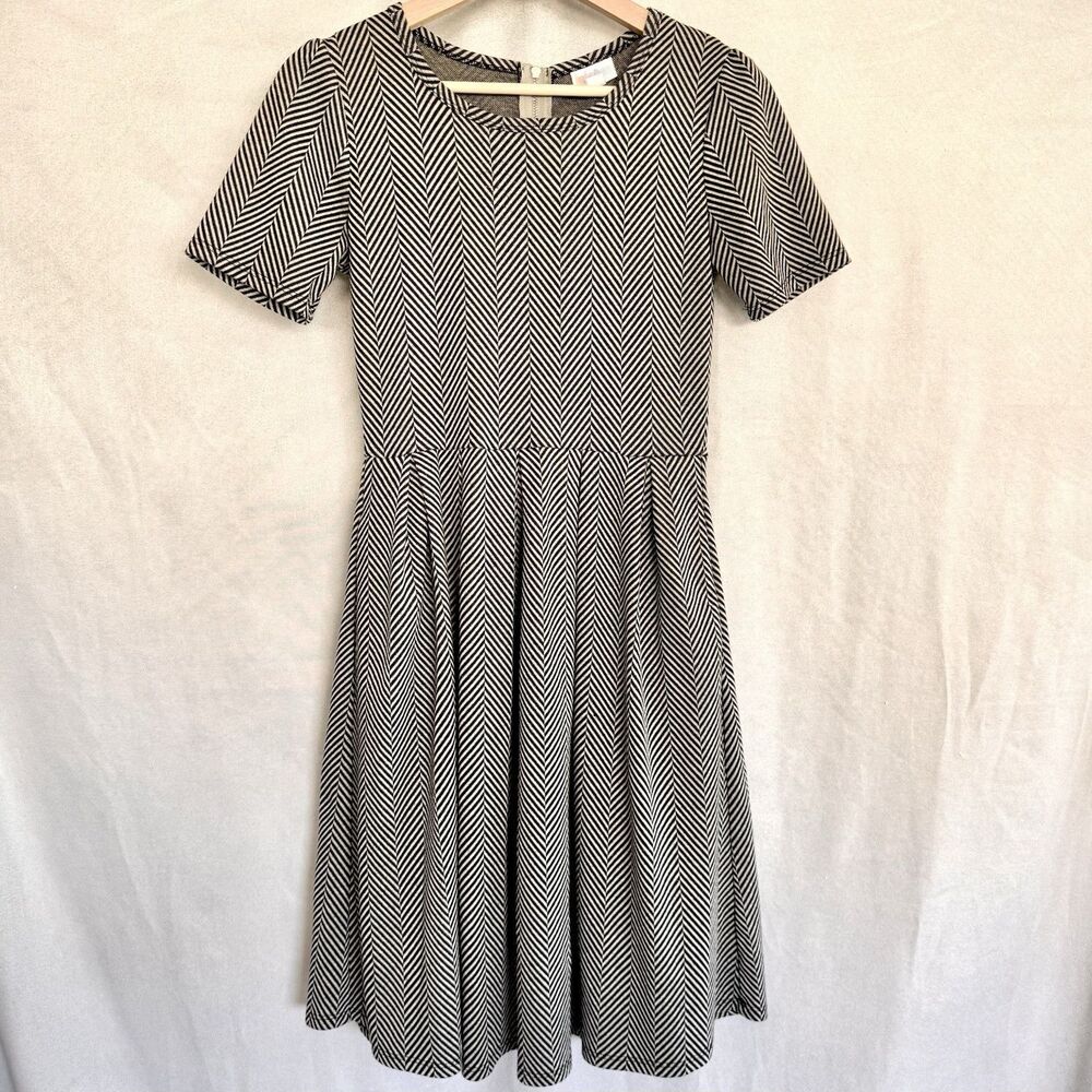 Lula Roe Amelia Dress Size Small Black White Print Pleated Zip Stretch Pockets